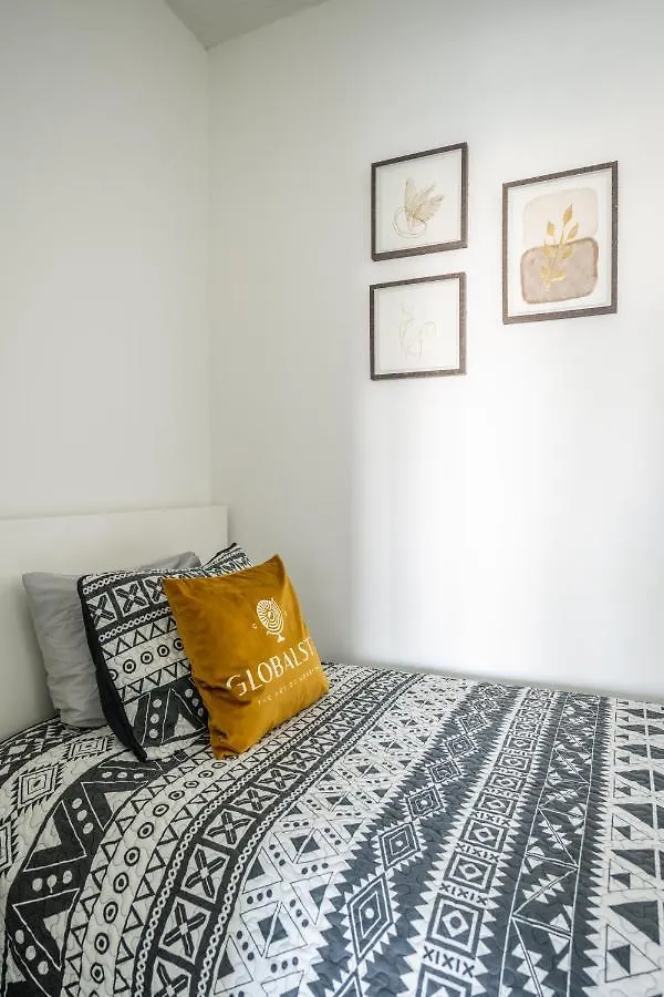 Globalstay Elegant Downtown Apartments Toronto 0*,